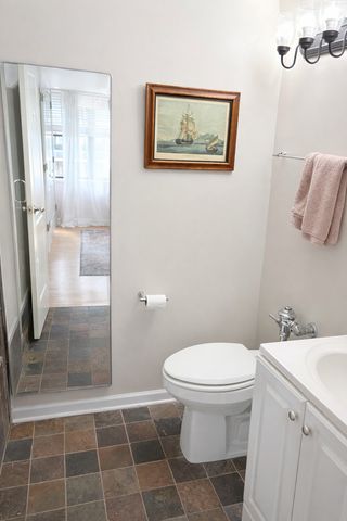 850 N Dewitt Place 15F, Chicago, IL 60611