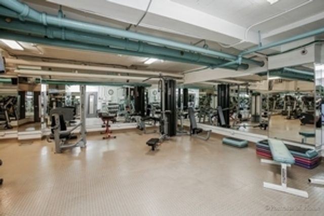 850 N Dewitt Place 15F, Chicago, IL 60611