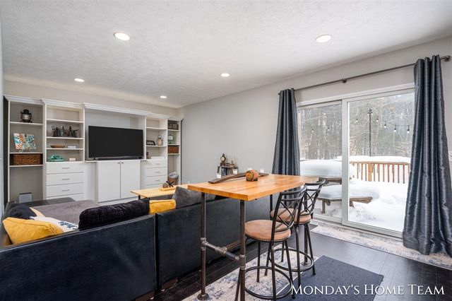 16313 Taft Road, Spring Lake, MI 49456