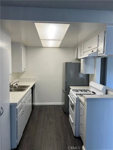 17022 Sandra Lee Lane 4, Huntington Beach, CA 92649