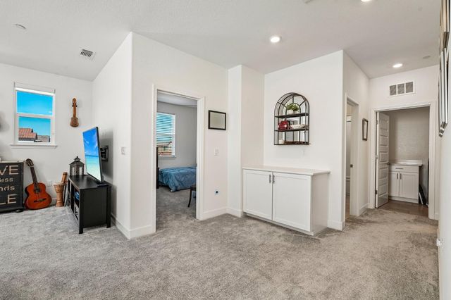 10320 Crab Apple Dr, Stockton, CA 95219