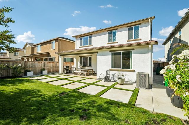 10320 Crab Apple Dr, Stockton, CA 95219