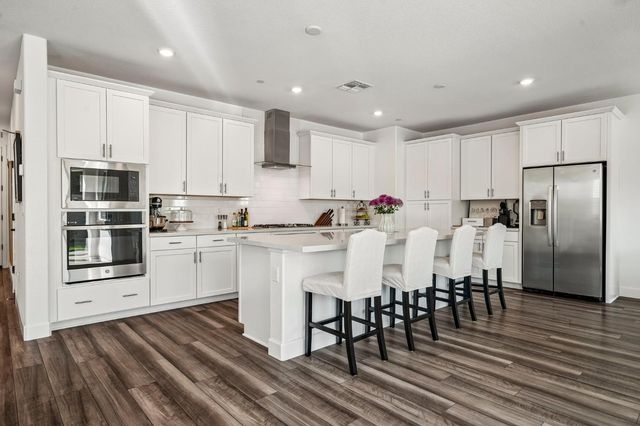 10320 Crab Apple Dr, Stockton, CA 95219