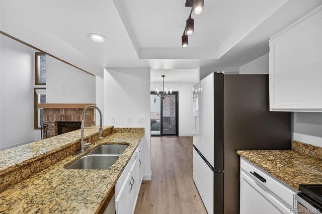 4110 S Evanston Circle B, Aurora, CO 80014