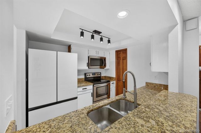4110 S Evanston Circle B, Aurora, CO 80014