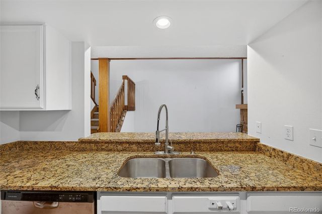 4110 S Evanston Circle B, Aurora, CO 80014
