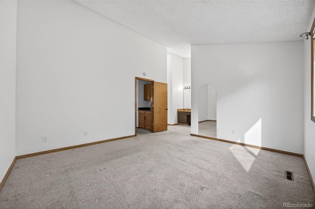 4110 S Evanston Circle B, Aurora, CO 80014