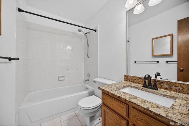 4110 S Evanston Circle B, Aurora, CO 80014
