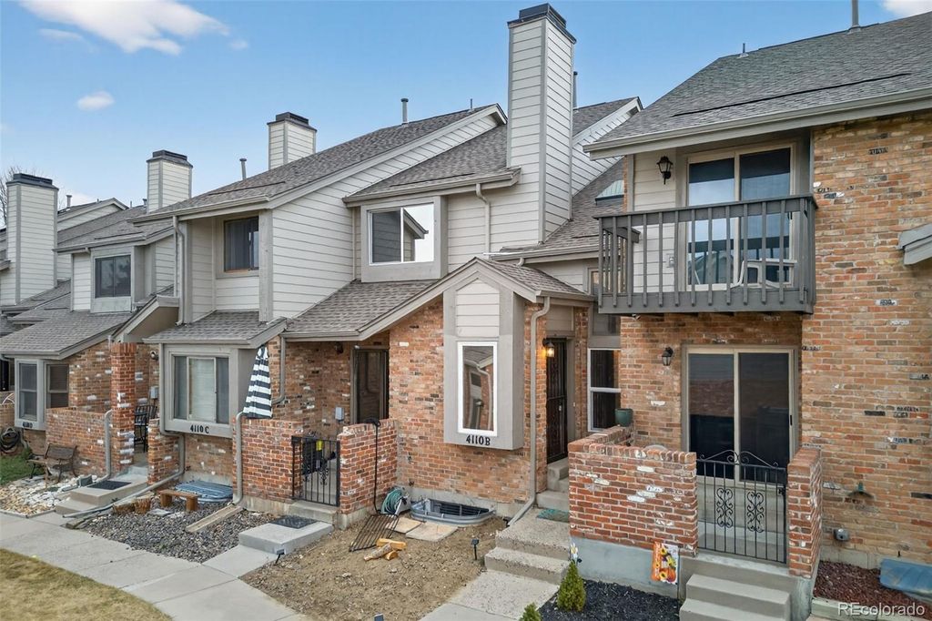 4110 S Evanston Circle B, Aurora, CO 80014