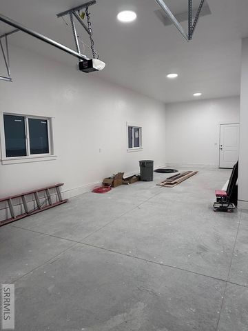 5873 Macrae Dr, Idaho Falls, ID 83402