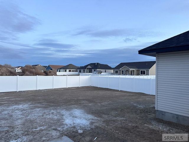 5873 Macrae Dr, Idaho Falls, ID 83402