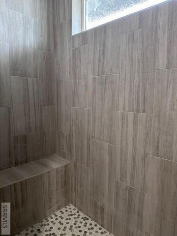 5873 Macrae Dr, Idaho Falls, ID 83402