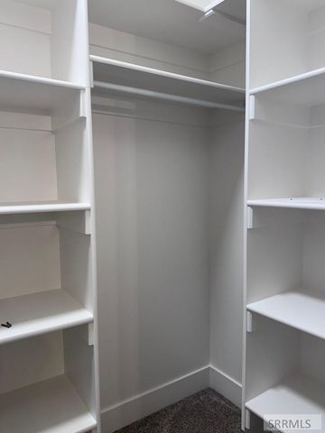 5873 Macrae Dr, Idaho Falls, ID 83402