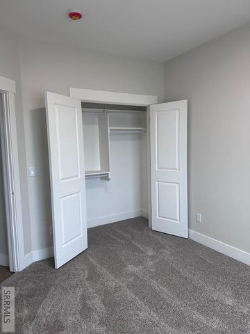 5873 Macrae Dr, Idaho Falls, ID 83402