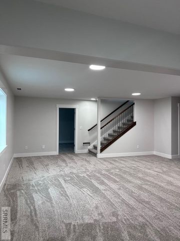 5873 Macrae Dr, Idaho Falls, ID 83402