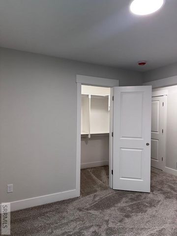 5873 Macrae Dr, Idaho Falls, ID 83402