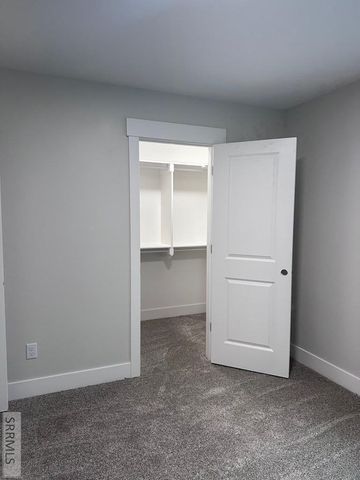 5873 Macrae Dr, Idaho Falls, ID 83402