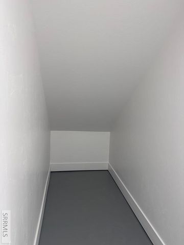 5873 Macrae Dr, Idaho Falls, ID 83402