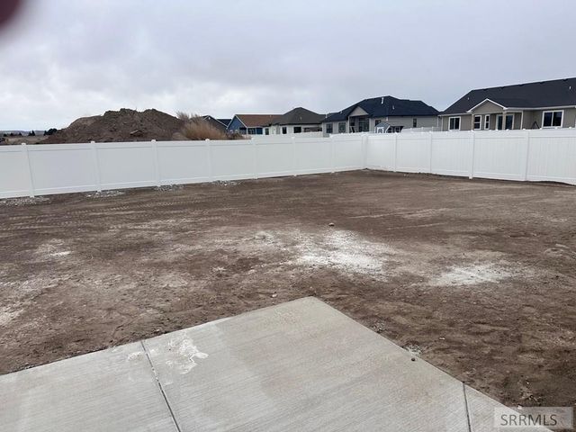 5873 Macrae Dr, Idaho Falls, ID 83402