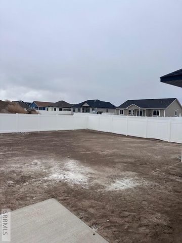 5873 Macrae Dr, Idaho Falls, ID 83402