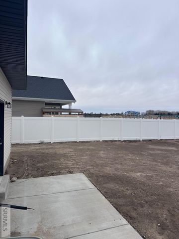 5873 Macrae Dr, Idaho Falls, ID 83402