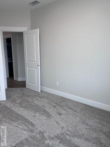 5873 Macrae Dr, Idaho Falls, ID 83402