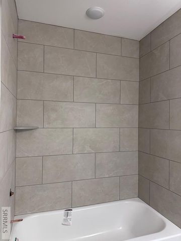 5873 Macrae Dr, Idaho Falls, ID 83402