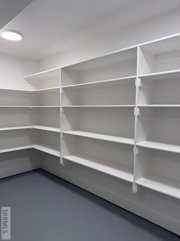 5873 Macrae Dr, Idaho Falls, ID 83402