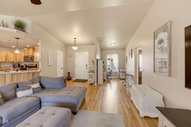 1003 SE Grandview Avenue, Grants Pass, OR 97527