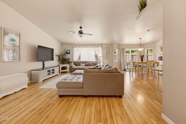 1003 SE Grandview Avenue, Grants Pass, OR 97527