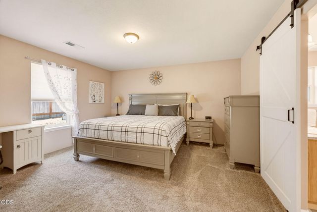 1003 SE Grandview Avenue, Grants Pass, OR 97527