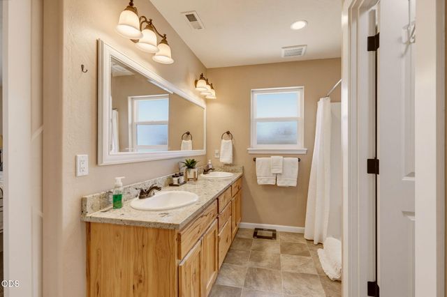 1003 SE Grandview Avenue, Grants Pass, OR 97527