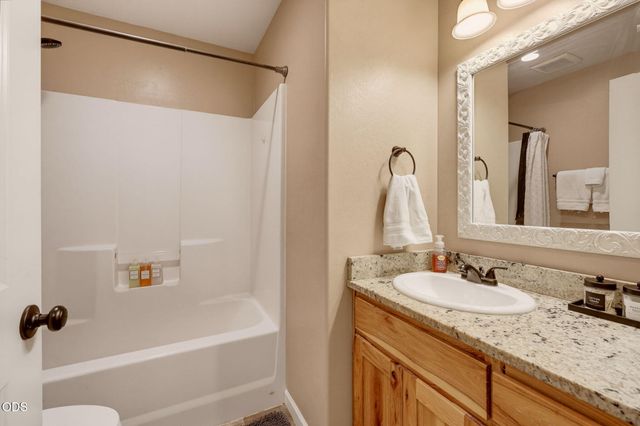 1003 SE Grandview Avenue, Grants Pass, OR 97527