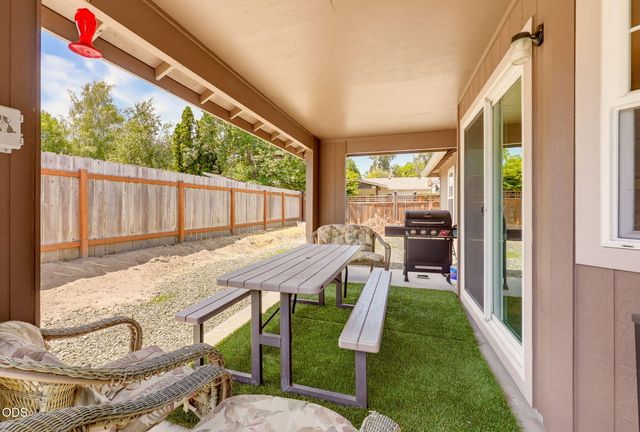 1003 SE Grandview Avenue, Grants Pass, OR 97527