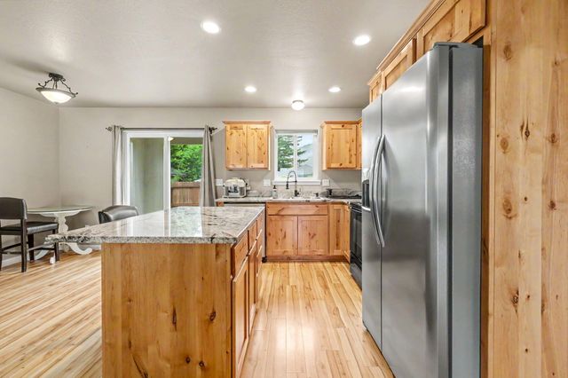 1003 SE Grandview Avenue, Grants Pass, OR 97527