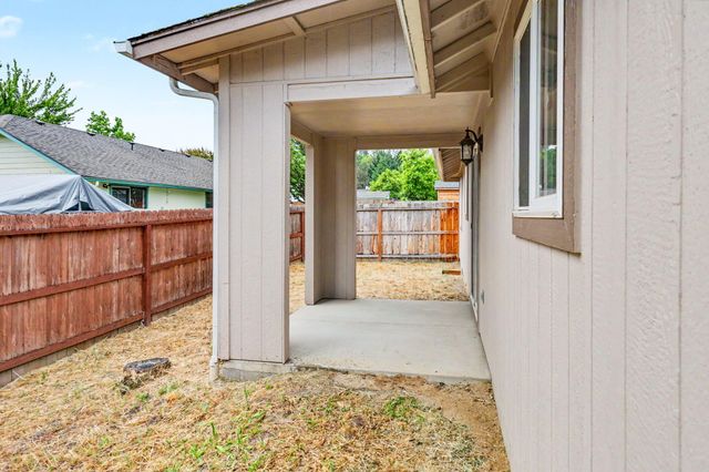 1003 SE Grandview Avenue, Grants Pass, OR 97527