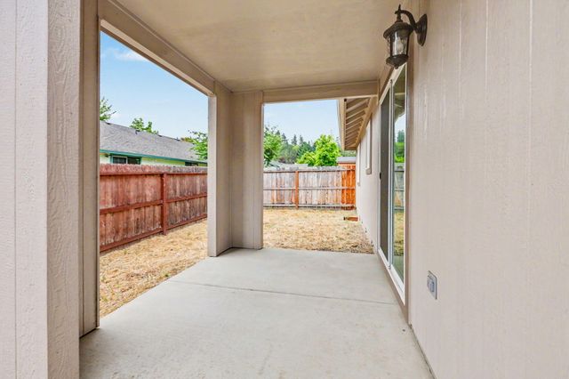 1003 SE Grandview Avenue, Grants Pass, OR 97527