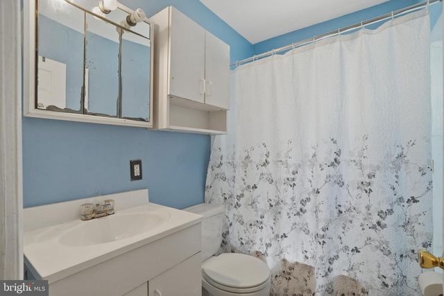 14 RIDGE RD, Aston, PA 19014