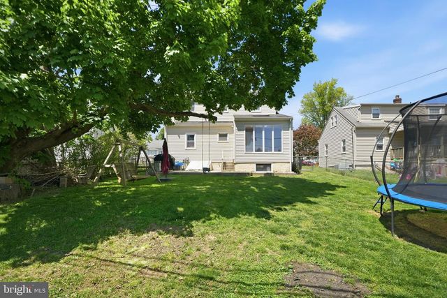 14 RIDGE RD, Aston, PA 19014