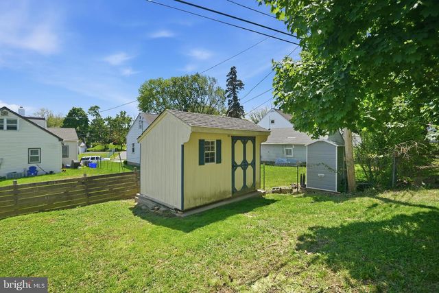 14 RIDGE RD, Aston, PA 19014