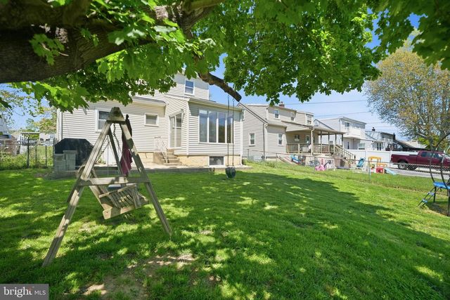 14 RIDGE RD, Aston, PA 19014