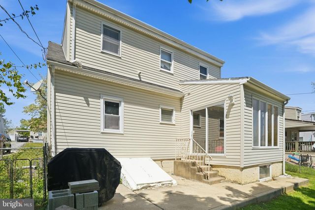 14 RIDGE RD, Aston, PA 19014