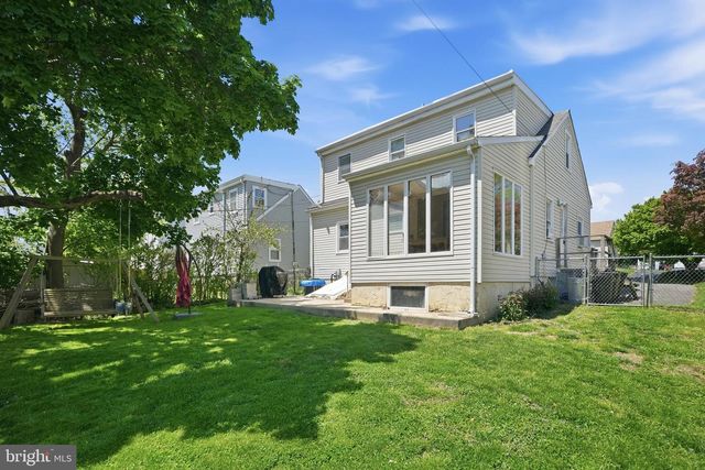 14 RIDGE RD, Aston, PA 19014