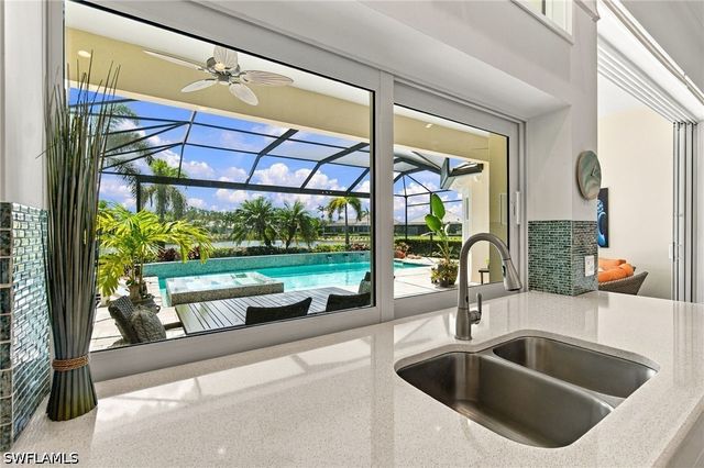 6305 Lyford Isle DR, Naples, FL 34113