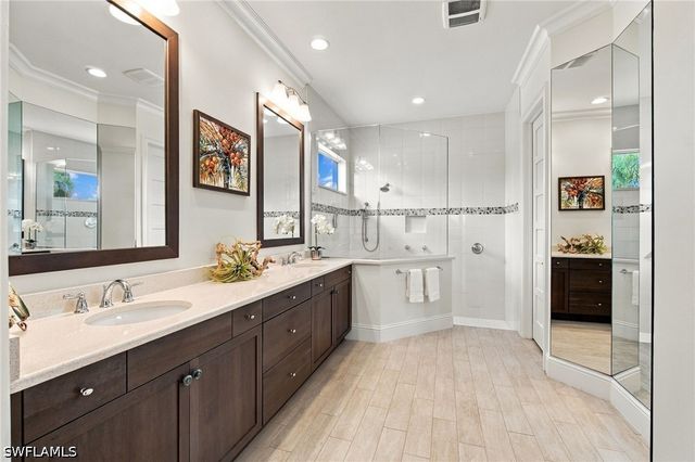 6305 Lyford Isle DR, Naples, FL 34113