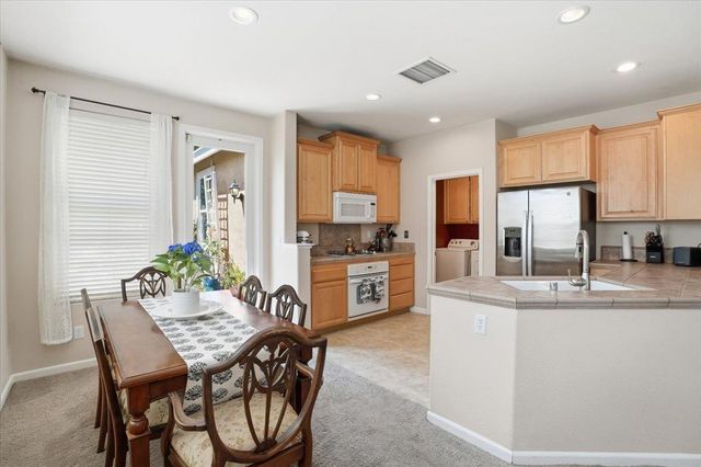 2718 San Juan Rd, Sacramento, CA 95833