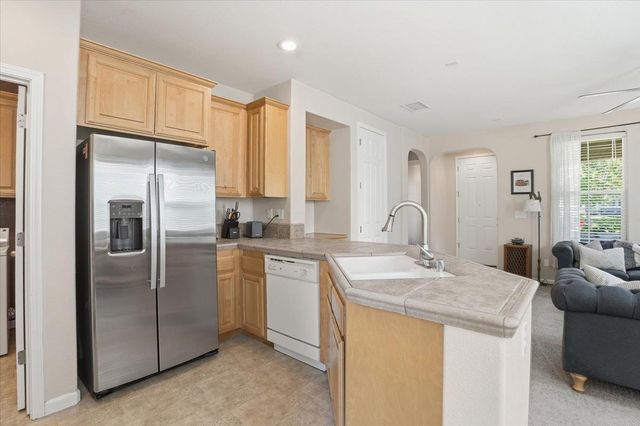 2718 San Juan Rd, Sacramento, CA 95833