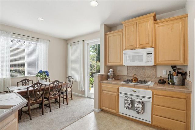 2718 San Juan Rd, Sacramento, CA 95833