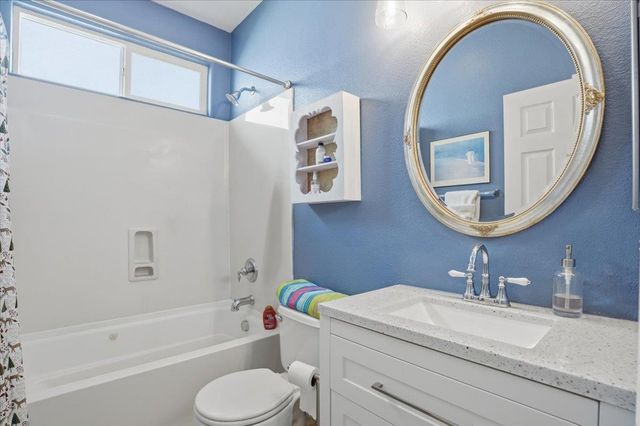 2718 San Juan Rd, Sacramento, CA 95833