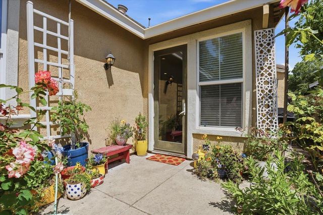 2718 San Juan Rd, Sacramento, CA 95833